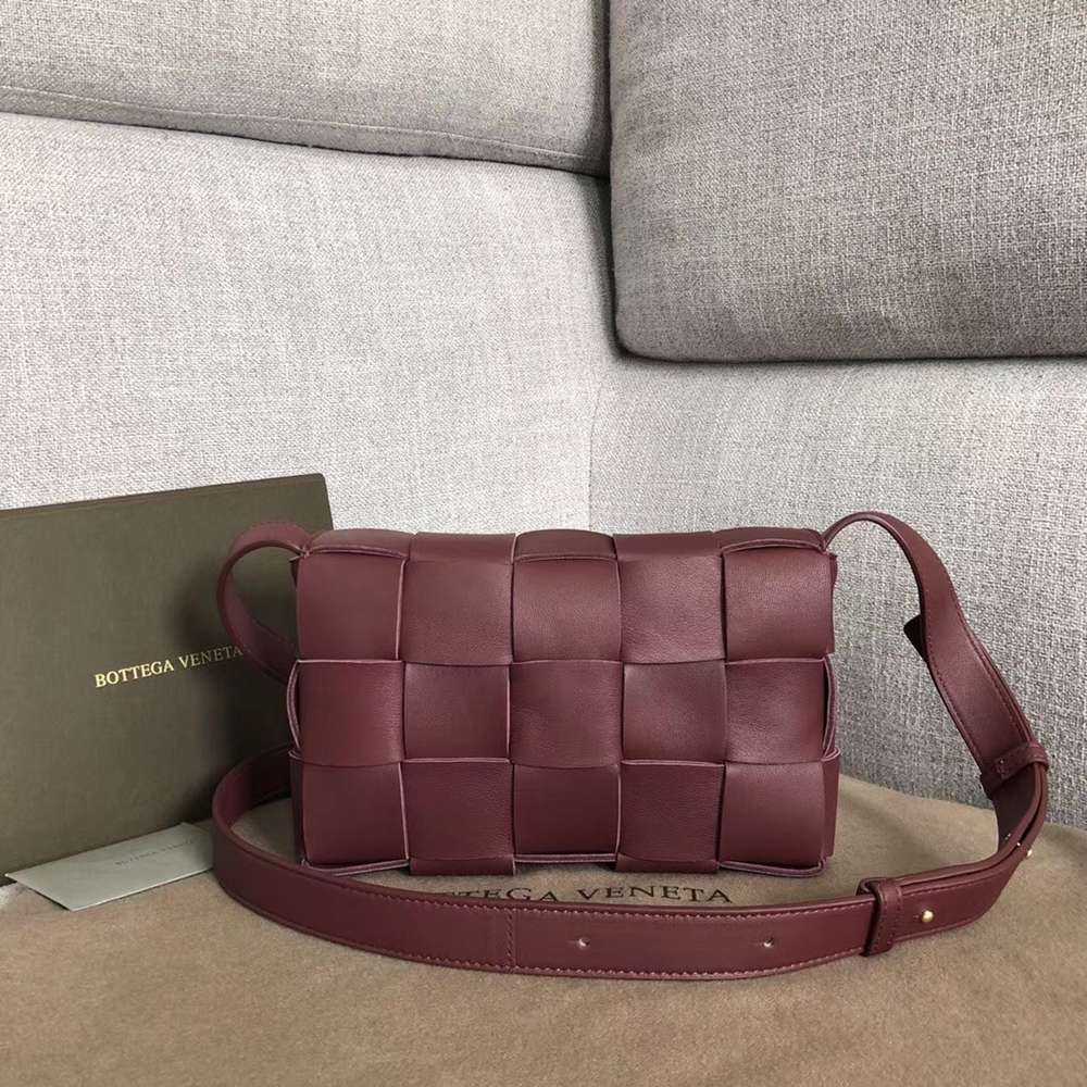 Bottega Veneta Cassette Bag In Bordeaux Lambskin IAMBS240132 Outlet Sales