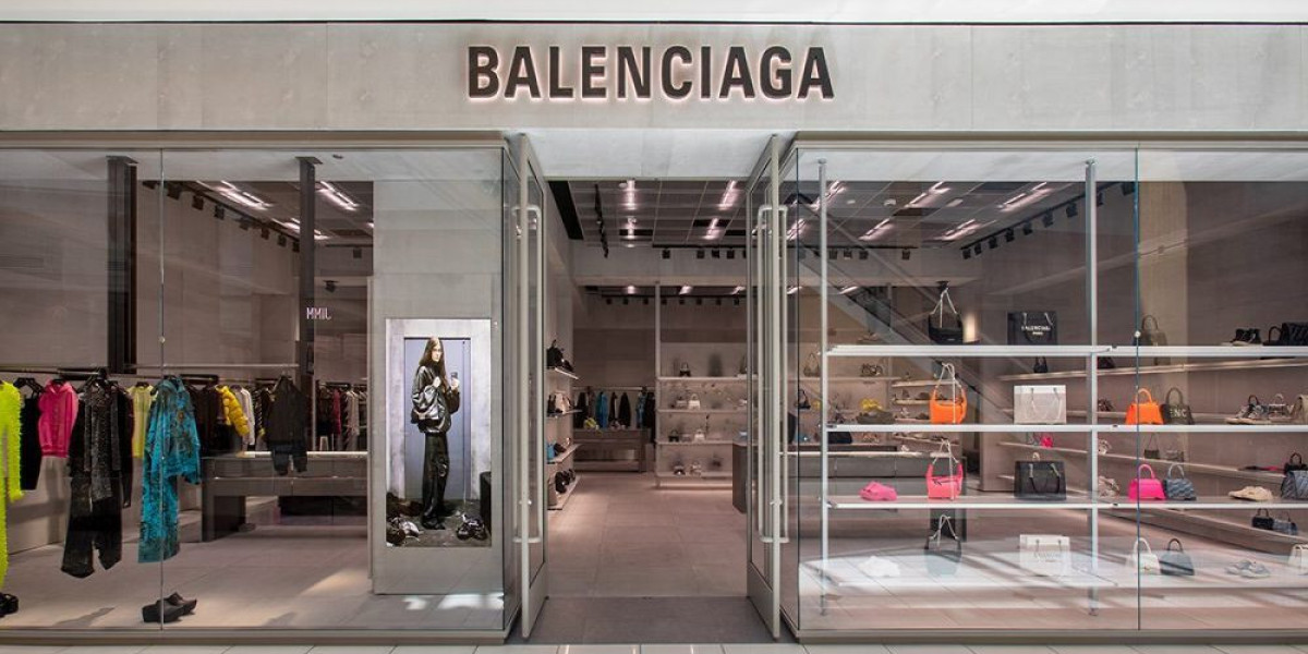 giving it the Balenciaga Sale old college try