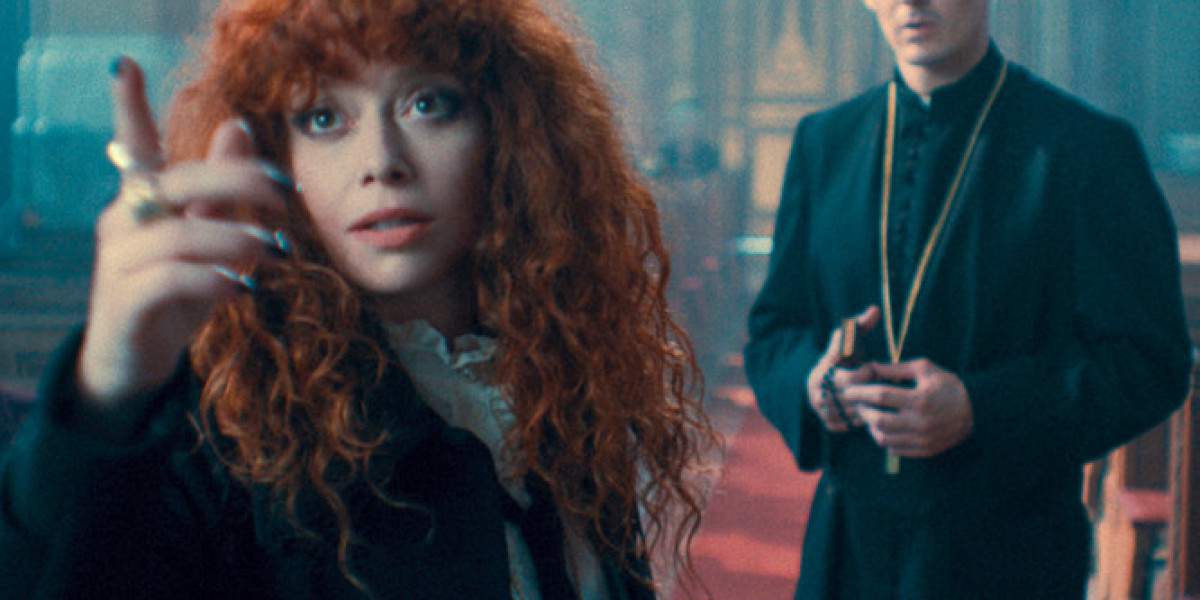 Parallel Universes: Russian Doll Season 2 Insights