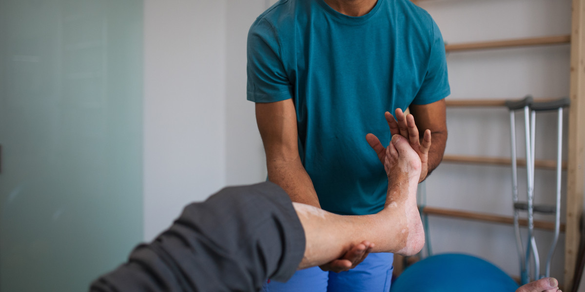 Recover Faster and Safer: Why Visiting a Sports Injury Clinic Matters